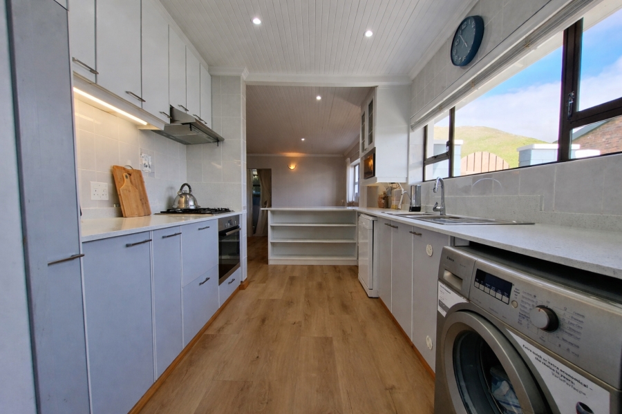 4 Bedroom Property for Sale in Pringle Bay Western Cape